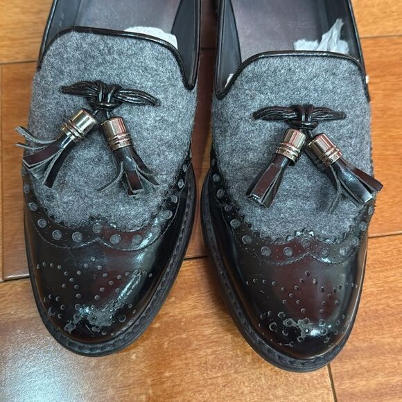 Stuart Weitzman "Chap" Black Patent Leather and Grey Flannel Tassel Loafers 6.5 - Picture 4 of 12